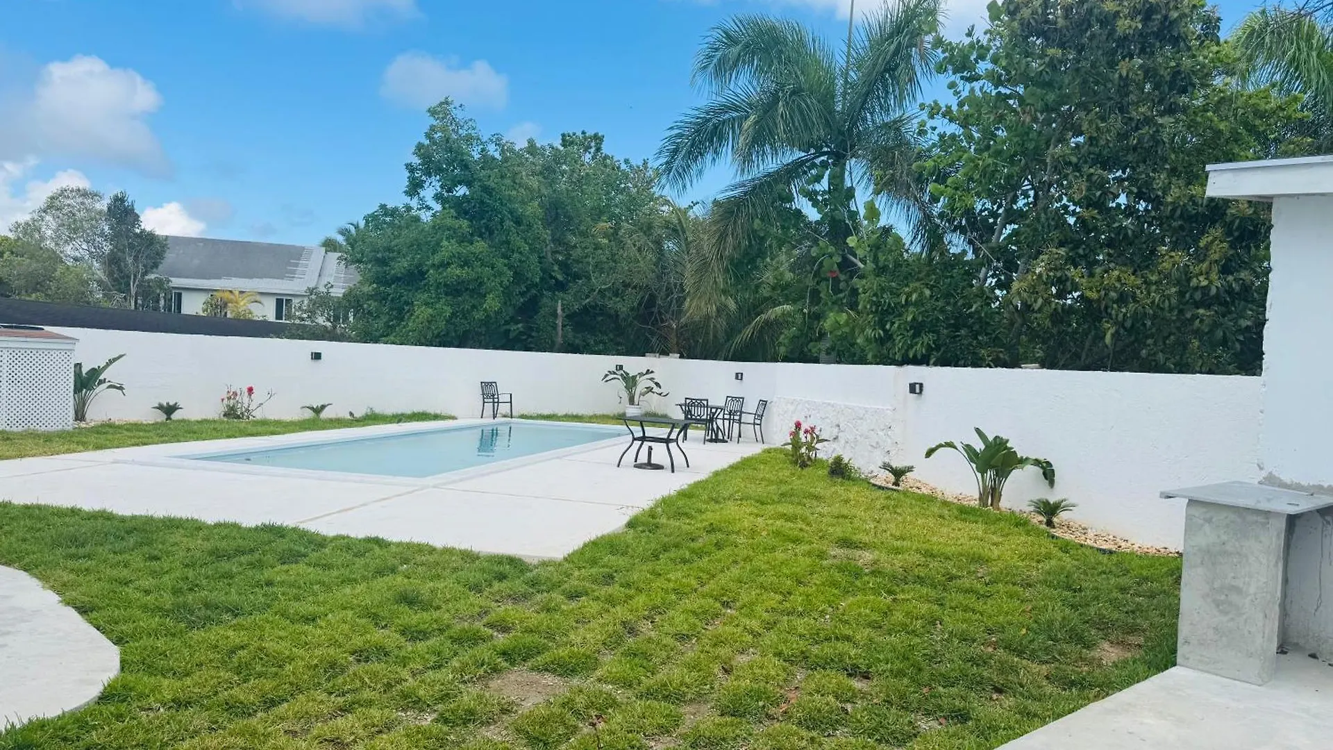 Bella Signature Suites Nassau Motel